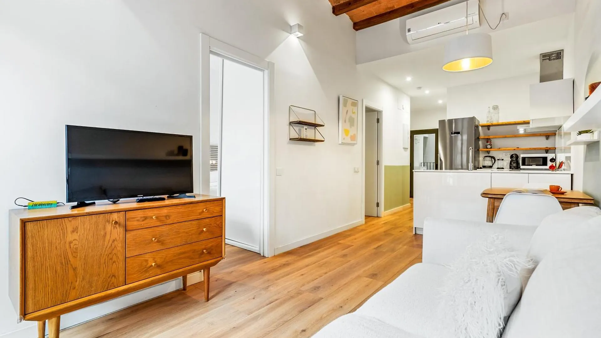 Barcelona Elegance 2Br With Rooftop Terrace Spanien