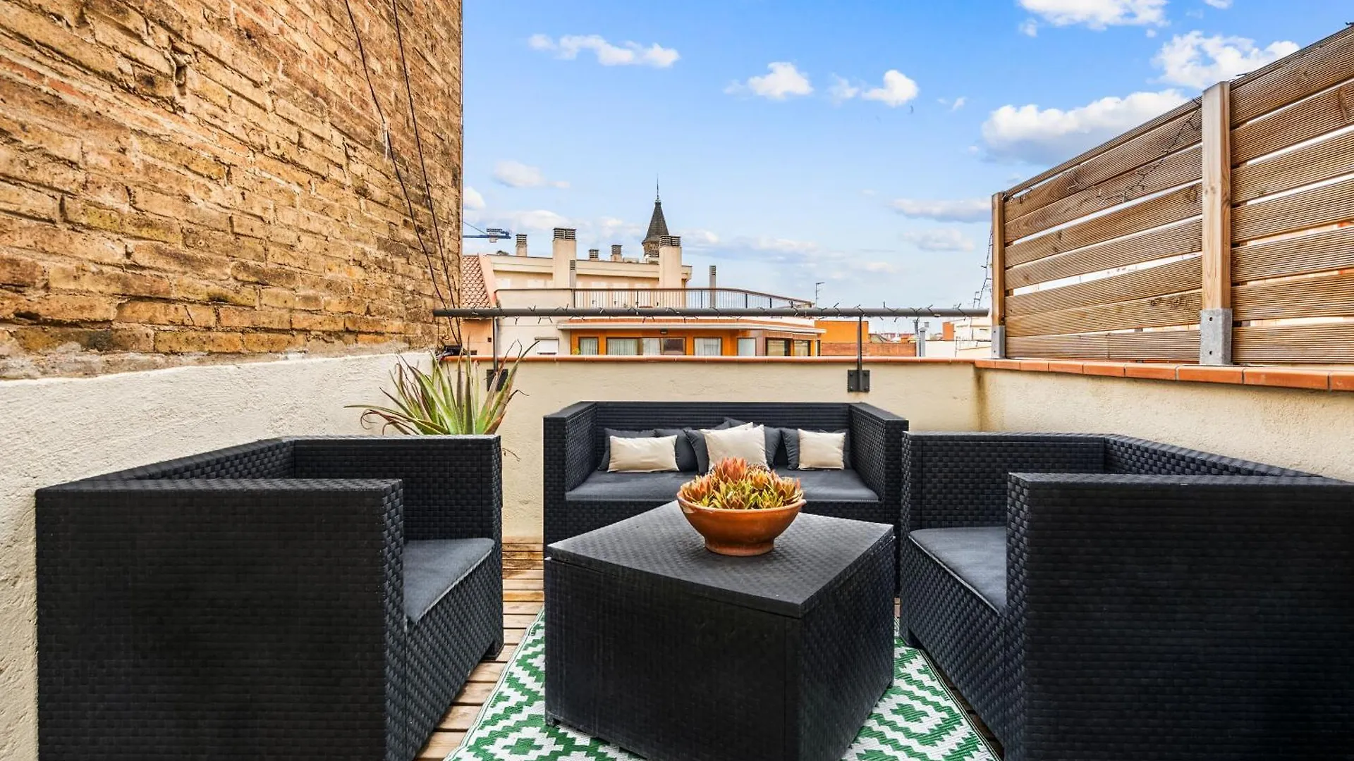 Barcelona Elegance 2Br With Rooftop Terrace Spanien